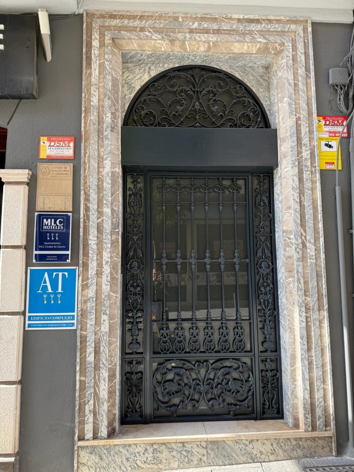 Apartamentos Mlc Ciudad De Linares Linares  Dış mekan fotoğraf